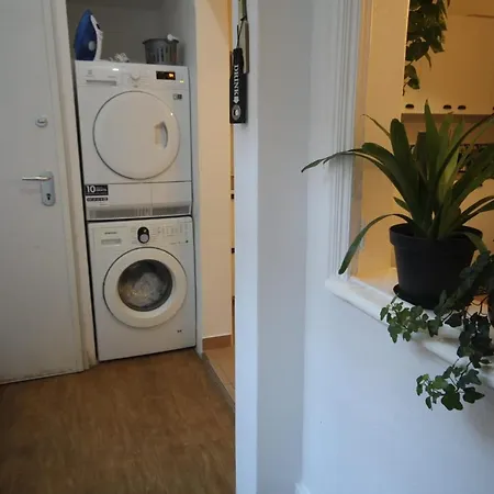 Nautic M1 R2 - Classy & Cozy Double With Shared Bathroom In Marques Pombal ליסבון