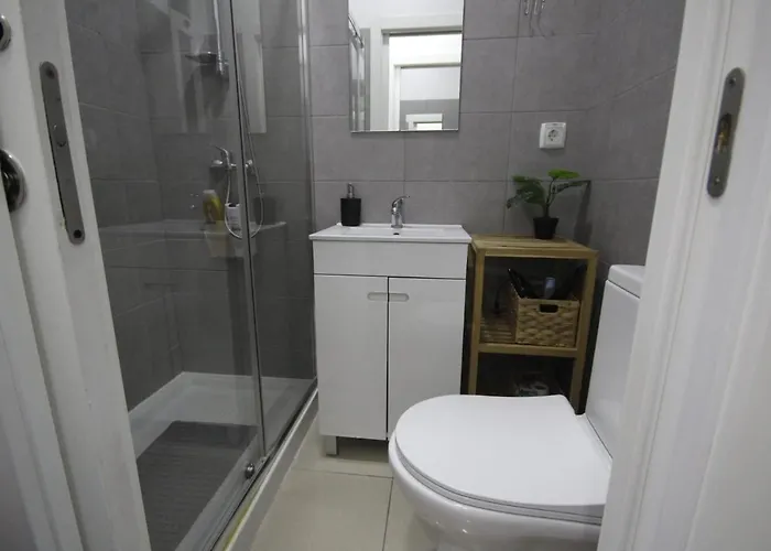 Nautic M1 R2 - Classy & Cozy Double With Shared Bathroom In Marques Pombal 2* Lizbona